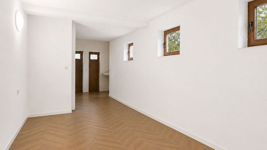 Casă individuală spațioasă cu teren de 987 mp | Ideală pentru locuință - Poză 11