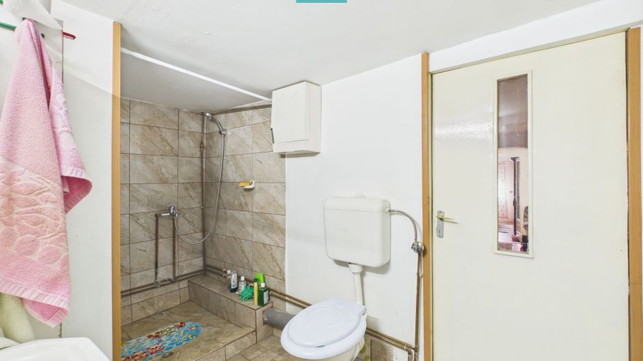 Casă cu 3 camere și teren generos în Drauț - Poză 2