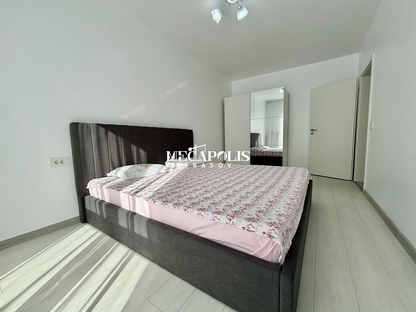 Apartament 2 camere | Decomandat | Parcare | Boxă | Tractorul - Poză 3
