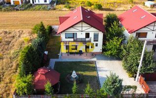 Oportunitate de achizitie vila deosebita, 250 mpu, curte 615 mp in Harman!