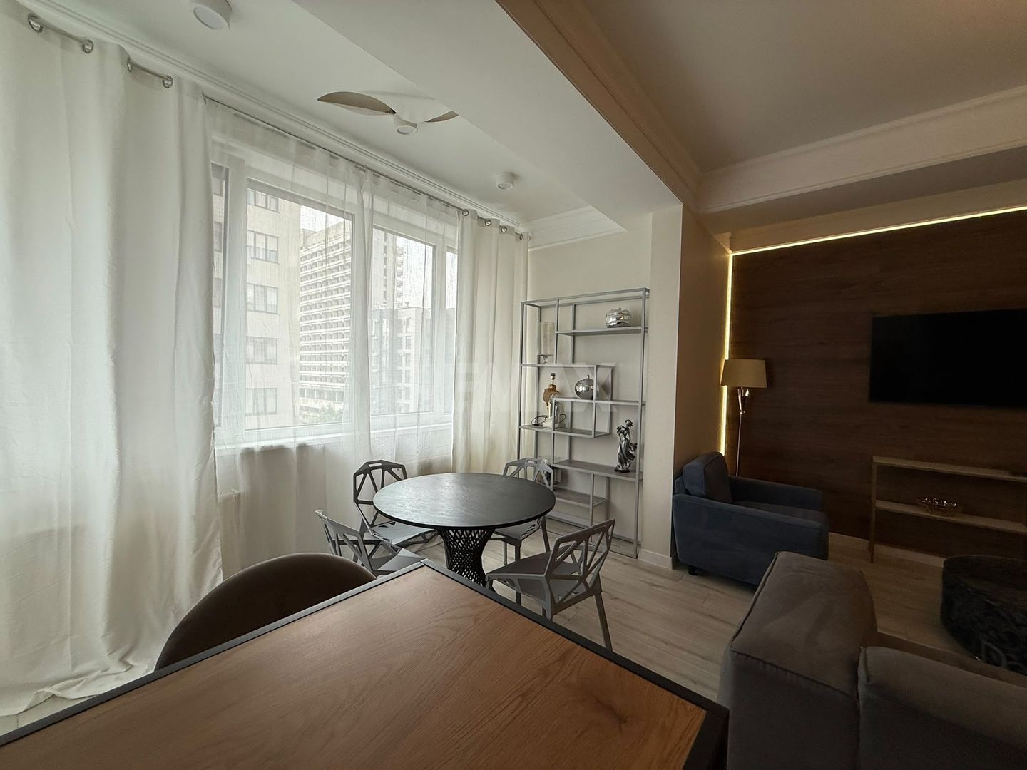 Apartament cu 2 dormitoare si living chiar in centrul Chișinăului - Poză 5
