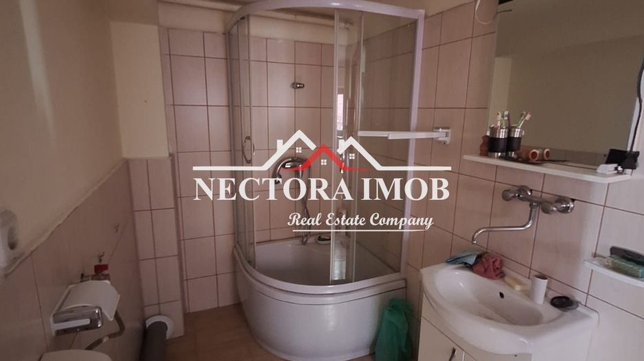NECTORA IMOB-CASA mare 5 camere, 3 bai, pod, demisol pentru birouri - Poză 19