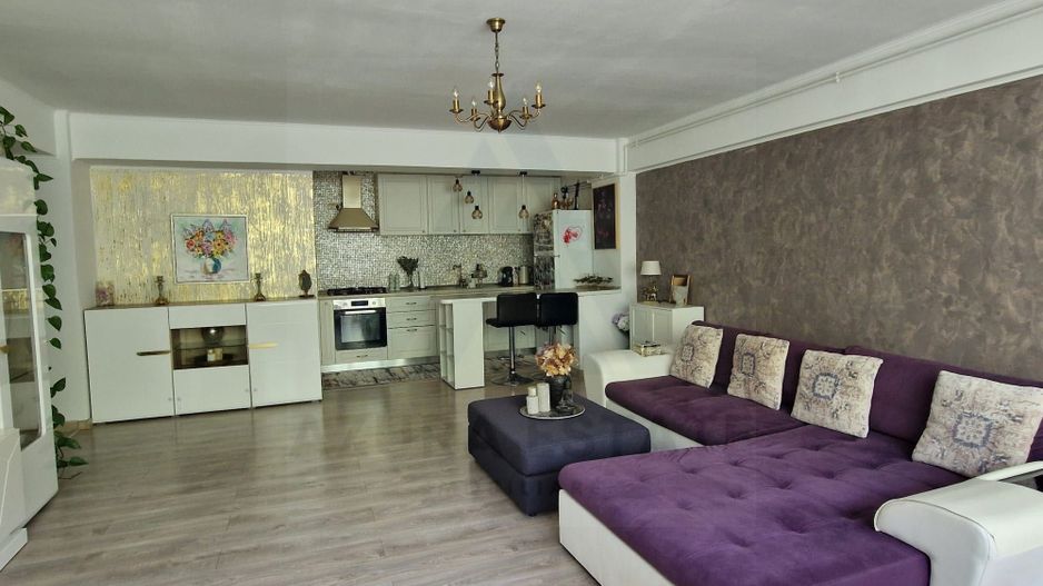 Apartament cu 3 camere 2 dormitoare 80 mp utili etaj 1 Doamna Stanca - Poză 2