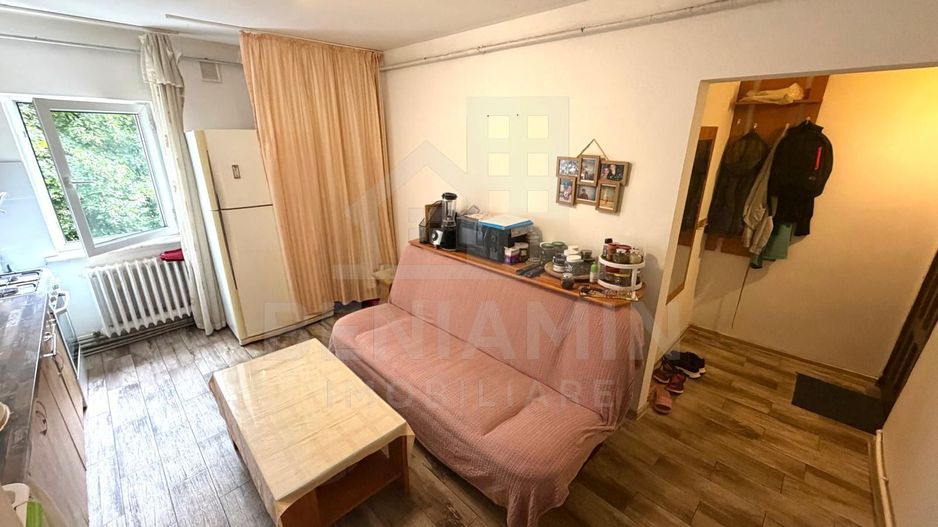 Apartament 2 camere Brazda lui Novac Etaj 1 Centrala termica 52mp - Poză 3