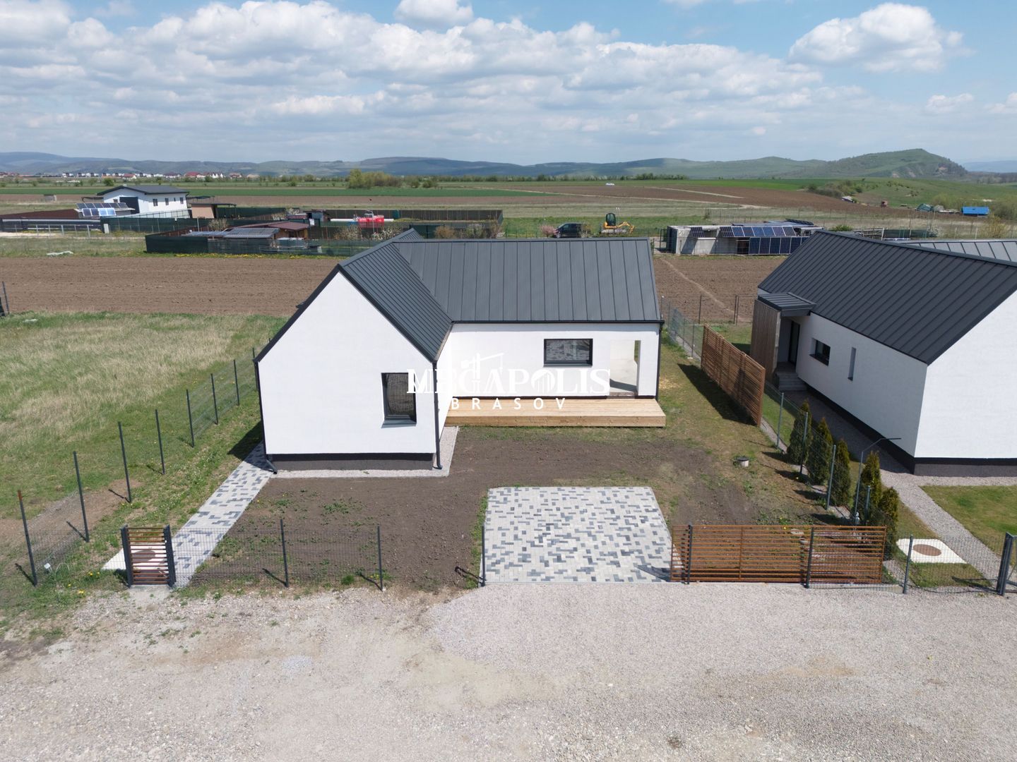 Casa Single / Structura Lemn / Finisaje Incluse - Poză 1