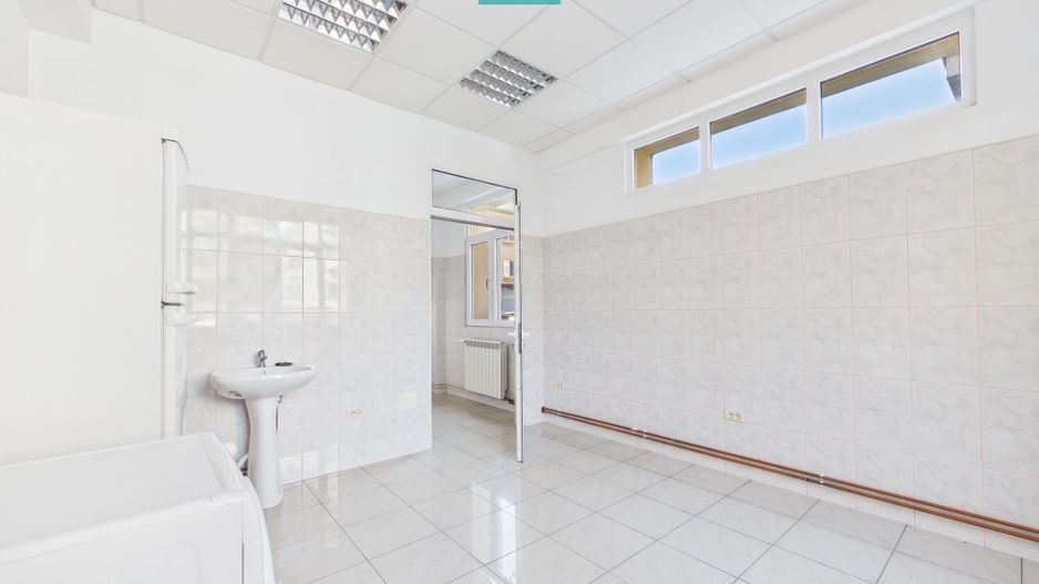 Imobil central cu destinație medicală, Arad - Poză 22