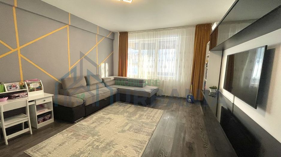 Vând apartament cu 2 camere - Poză 1