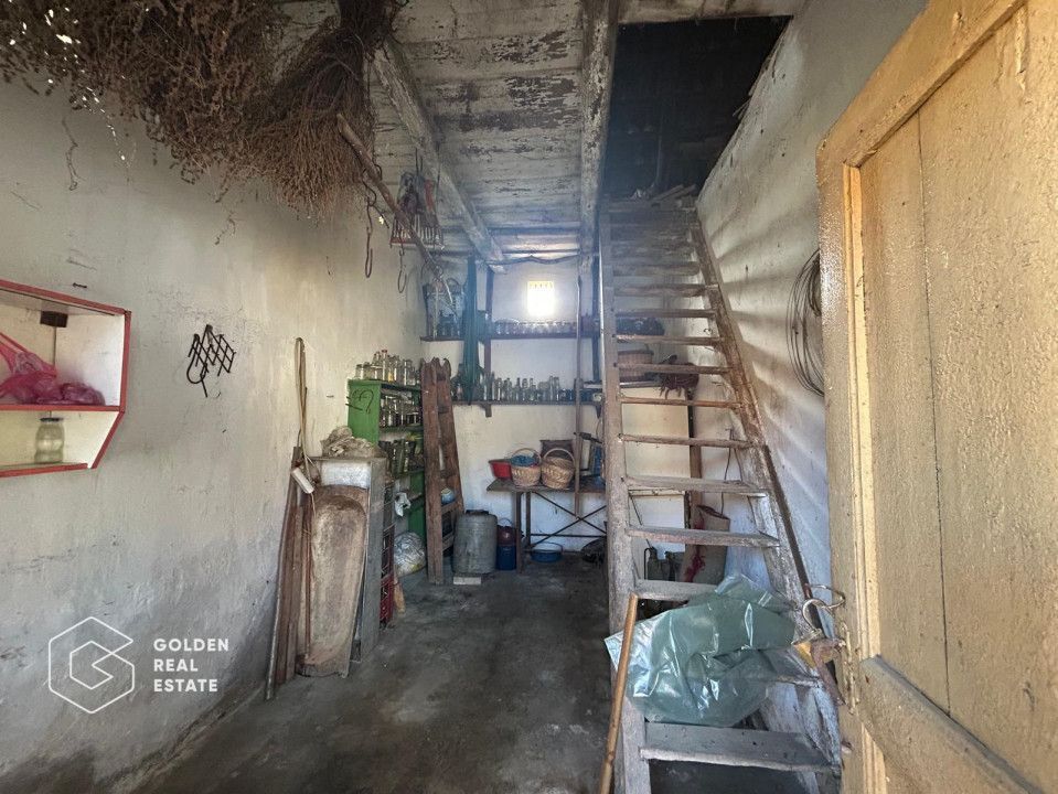 Casa traditionala cu teren generos in Odvos, județul Arad - Poză 10