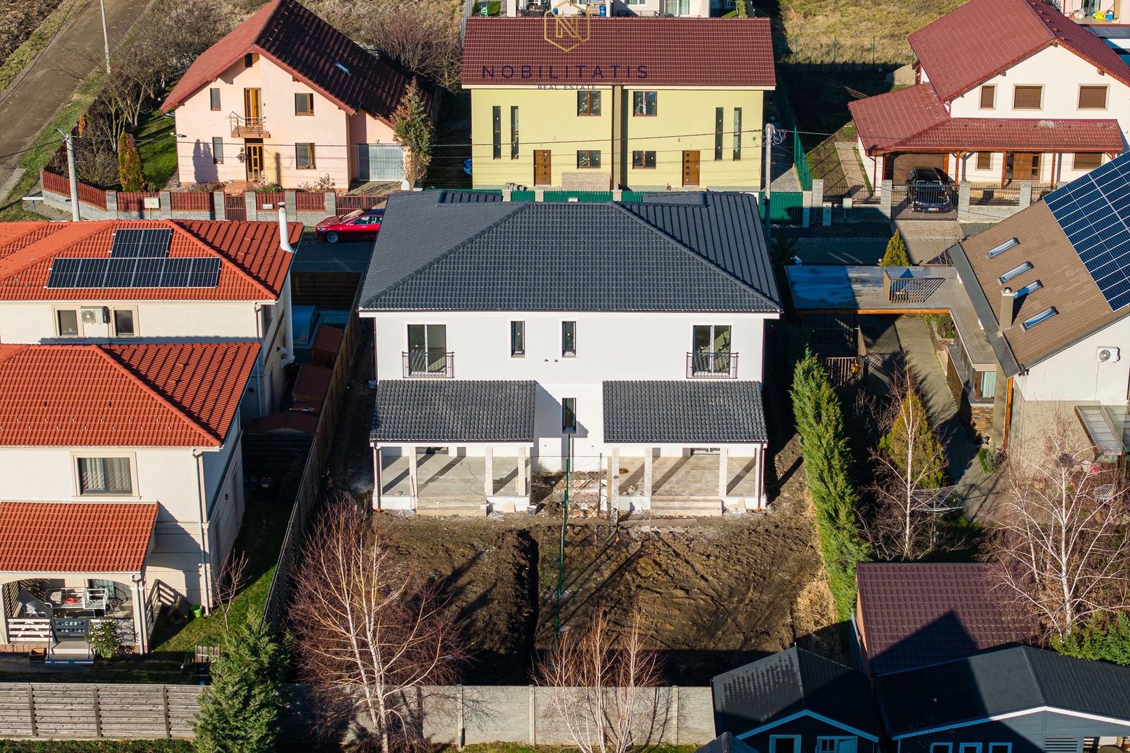 Duplex nou deosebit - despartit prin camera tehnica | Curte amenajata - Poză 19