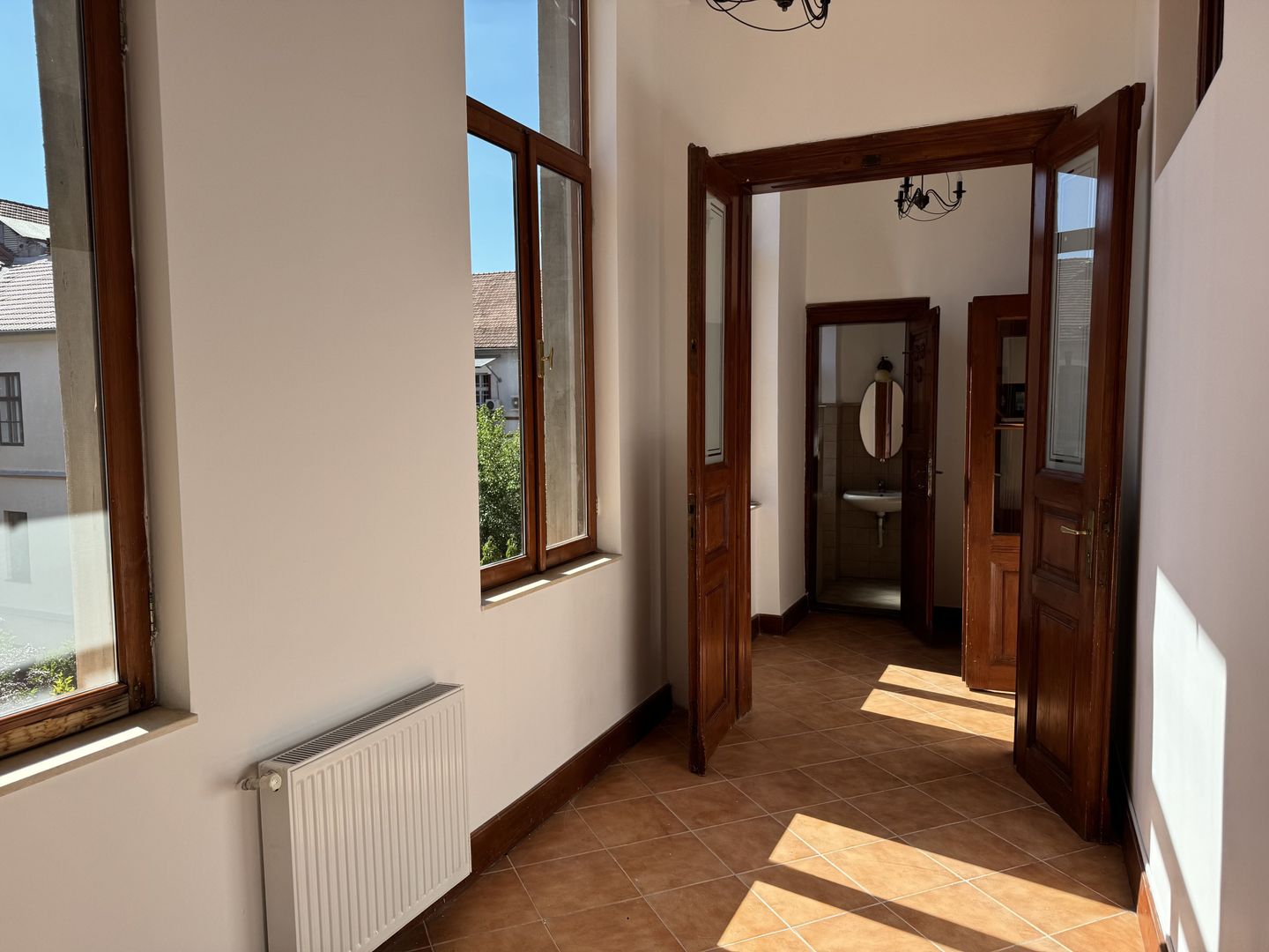 Apartament in clădire istorică P-ta Plevnei cu vedere parc - Poză 11