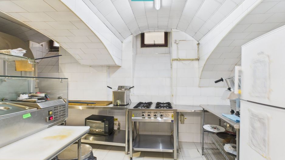 Spațiu comercial Horeca cu vad excelent - Poză 12