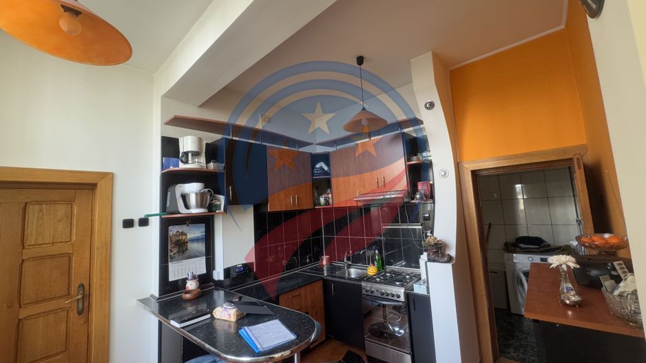 Casa cu 4 camere,  Zona Centrala-  Sf. Apostoli - Poză 2