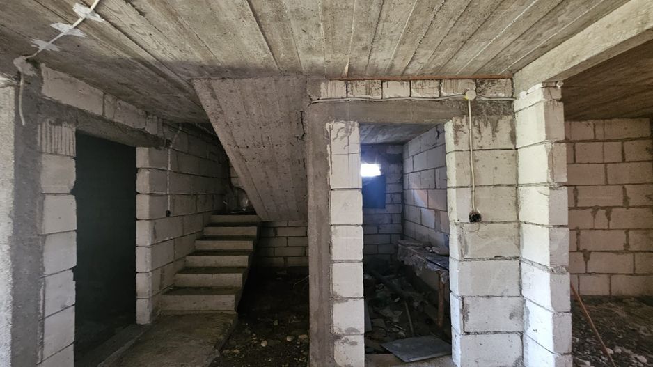 Casă P+1 la roșu, teren 2.600 mp – DN73, Mihaești - Poză 13