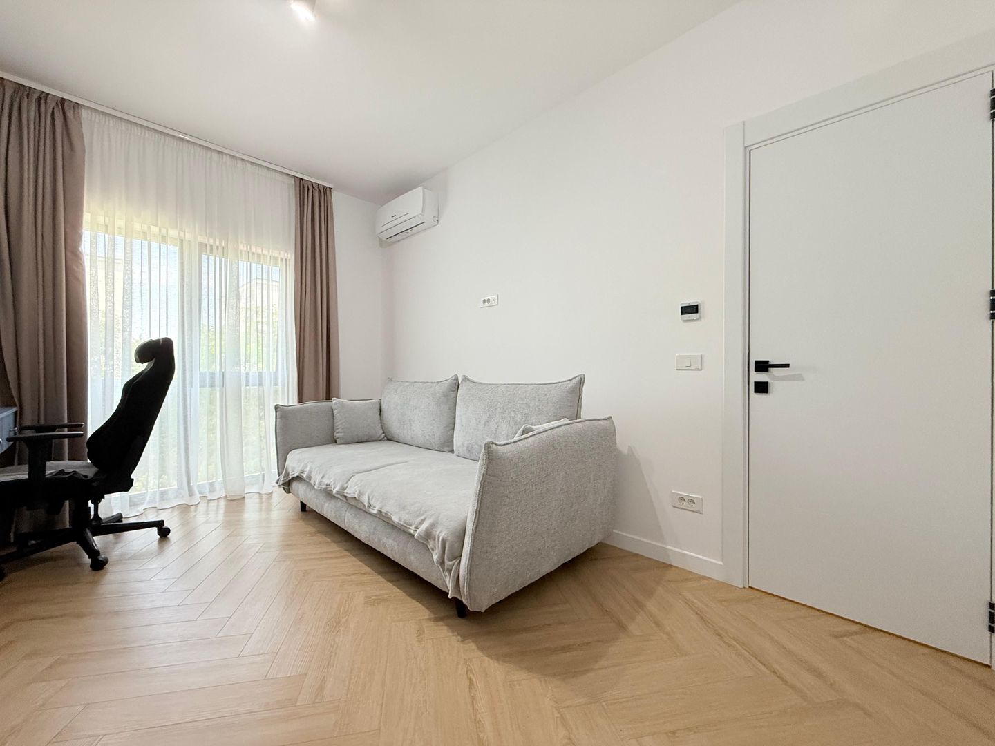 Vila 4 camere | 3 dormitoare | 3 bai | Gradina | Toate Utilitatile - Poză 21