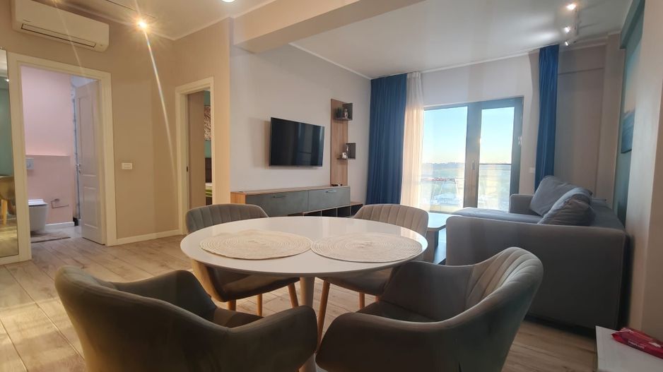 DE VÂNZARE — 3 CAMERE, B-DUL MAMAIA, DELFINARIU, VEDERE LAC - Poză 3