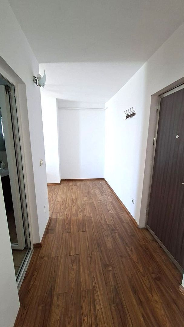 Garsonieră 41 mp — Funcționează ca Apartament cu O Cameră in Tecuci - Poză 4