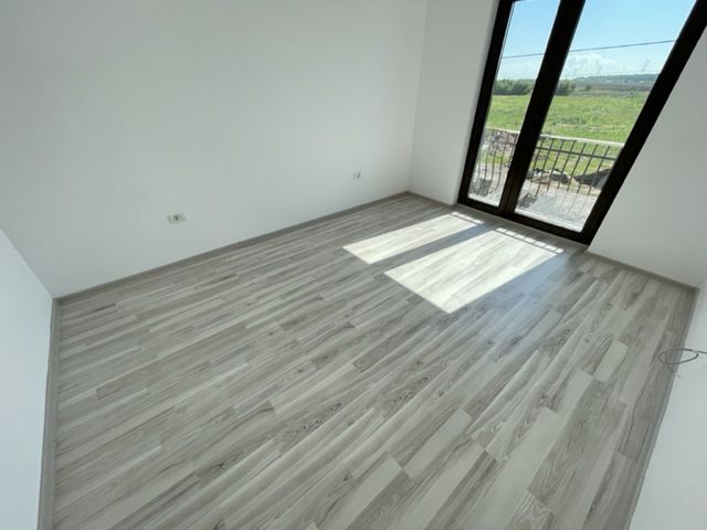 CASE INSIRUITE IN  DUMBRAVITA - Poză 7