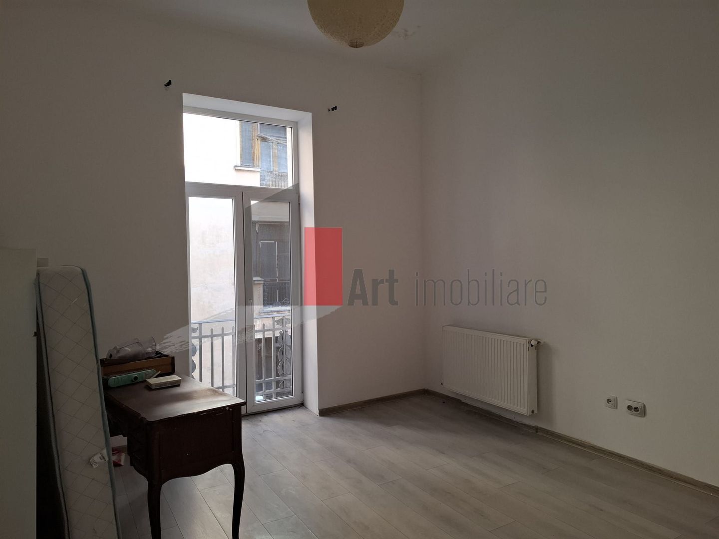 Apartamentul "REHEGUA" , stradal, bloc "REABILITAT" - Poză 7