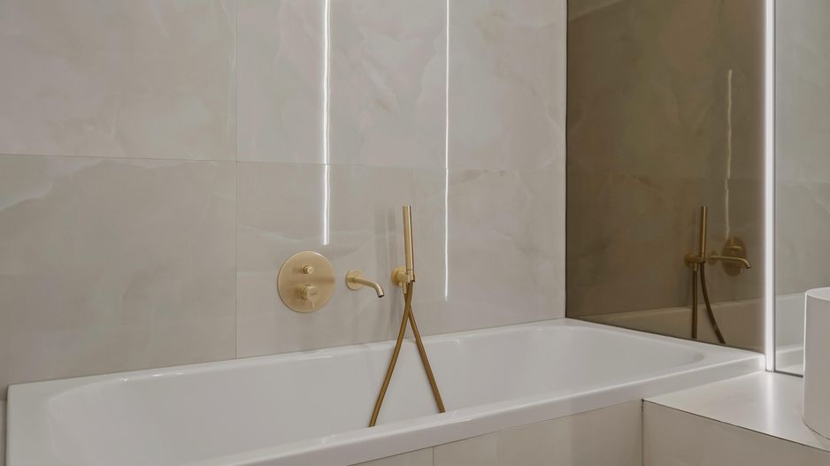 DE VANZARE APARTAMENT 3 CAMERE MOBILAT UTILAT CORTINA NORTH - Poză 13