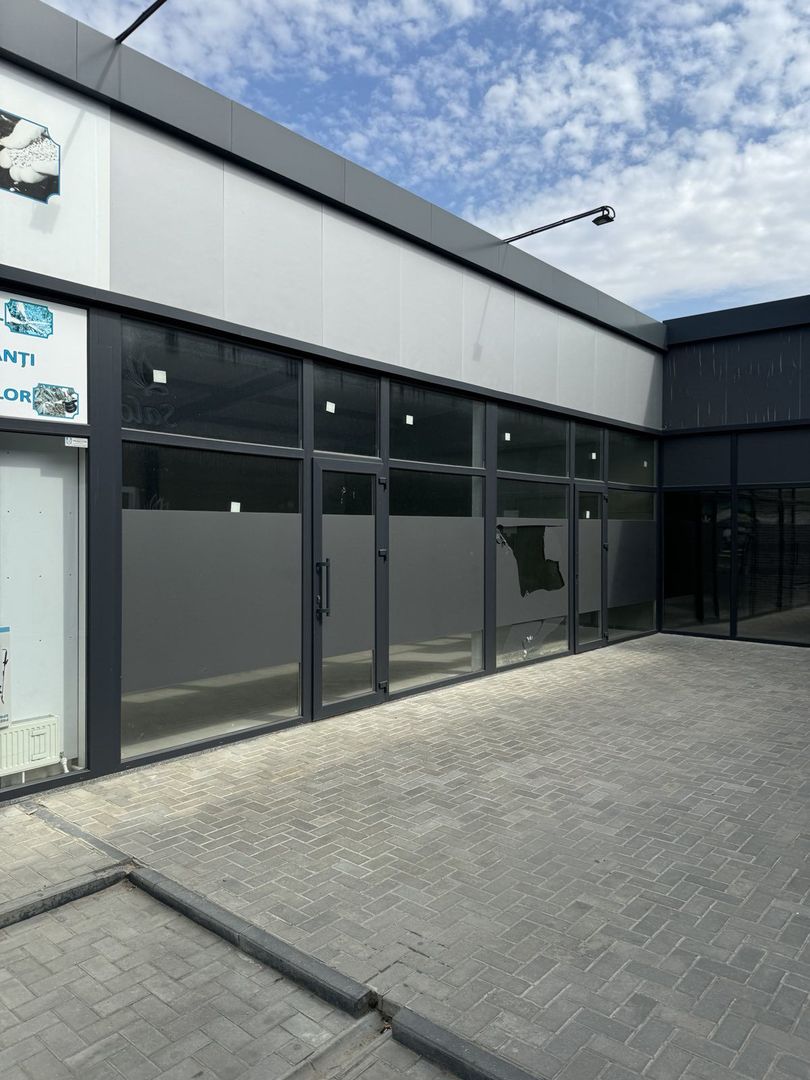 Spațiu comercial open space de închiriat — Traseul R6 Chișinău–Orhei - Poză 1