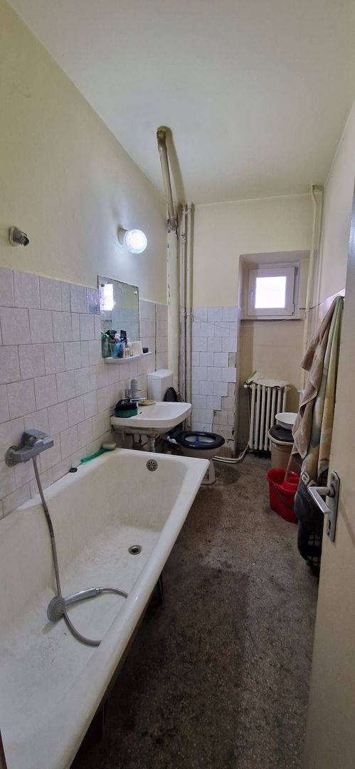 Apartament 3 camere dec 72 mp Bld. Independentei 179000 euro - Poză 7