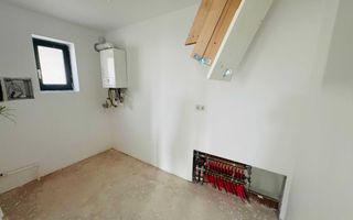 Vând casă zona Martinesti / Odoreu, strada Metropolis - Poză 6