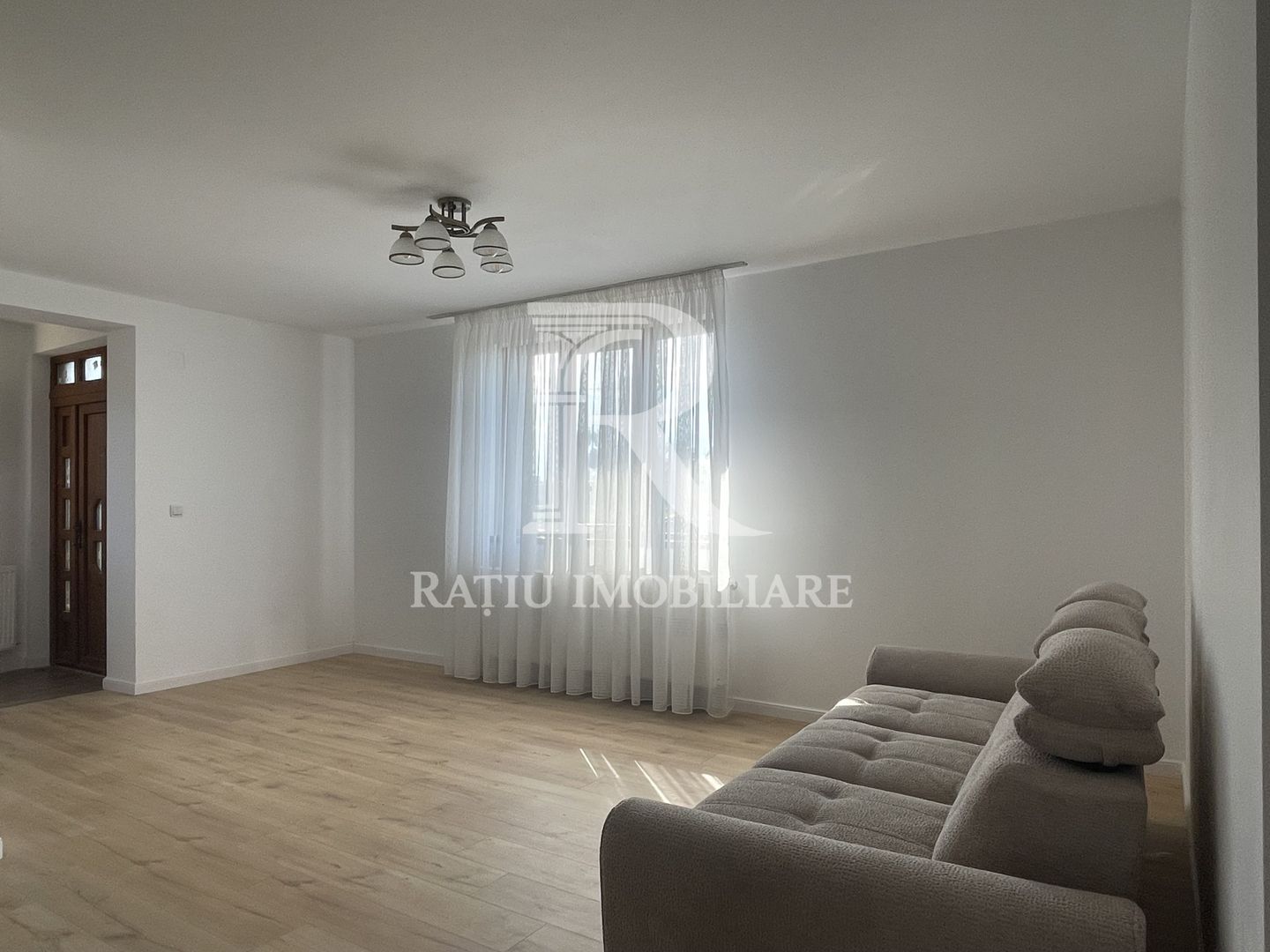 Casă de închiriat | Dublu front stradal | Iosia | Oradea - Poză 1