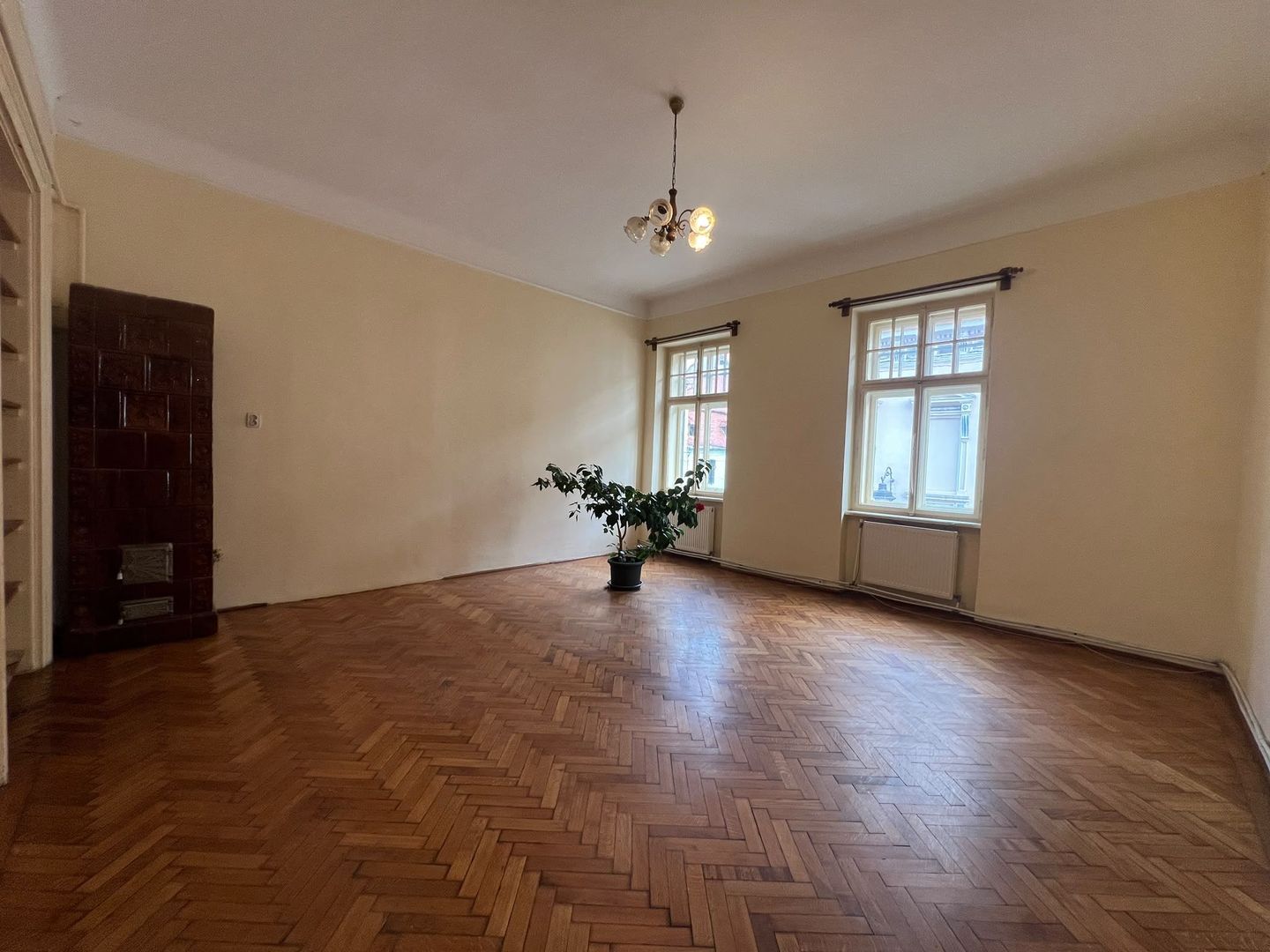 Garsonieră spațioasă de închiriat în zona ultracentrală - Poză 3