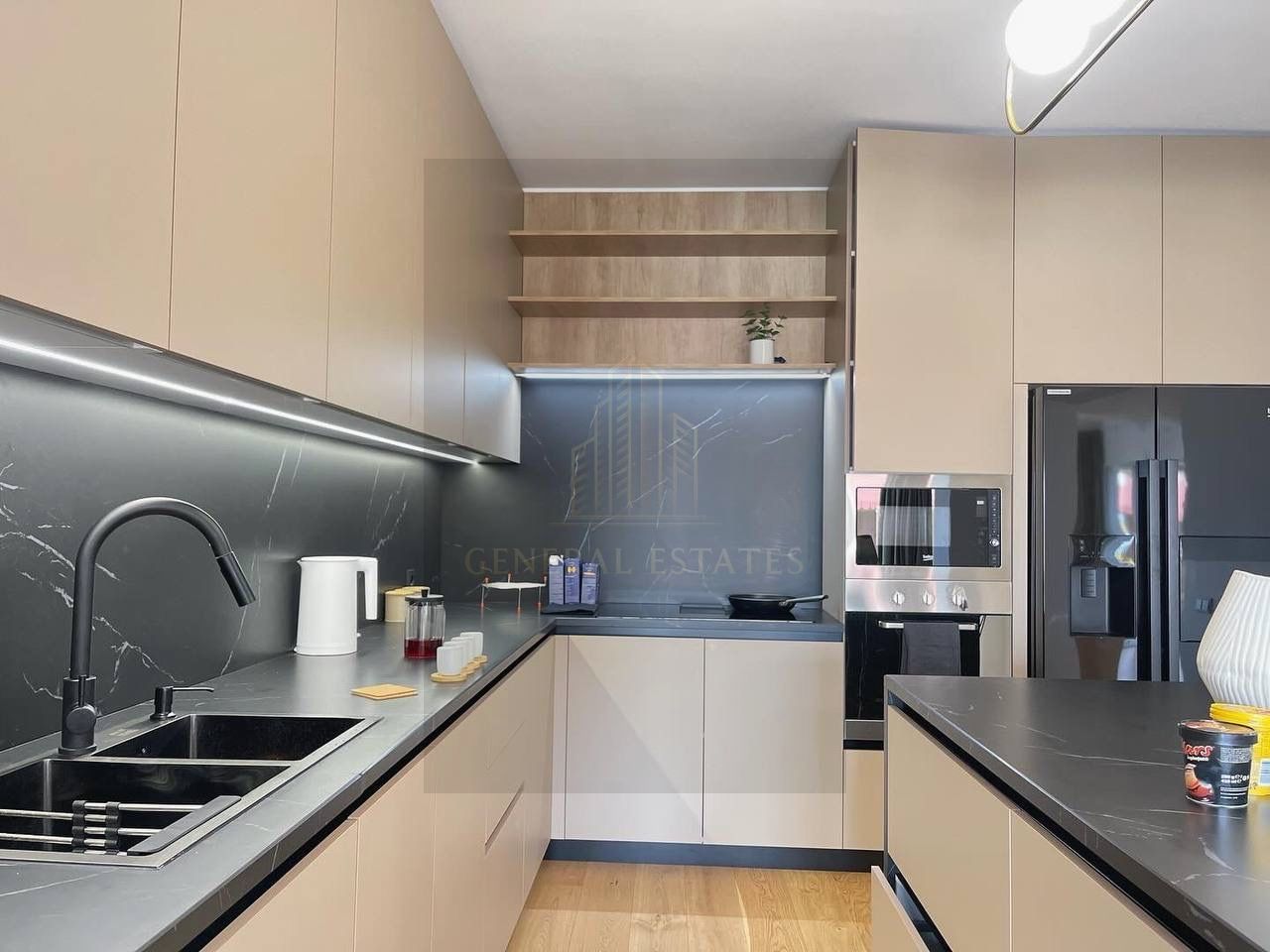 Casă cu design modern & suflet autentic – 200 m² de confort și rafinam - Poză 10