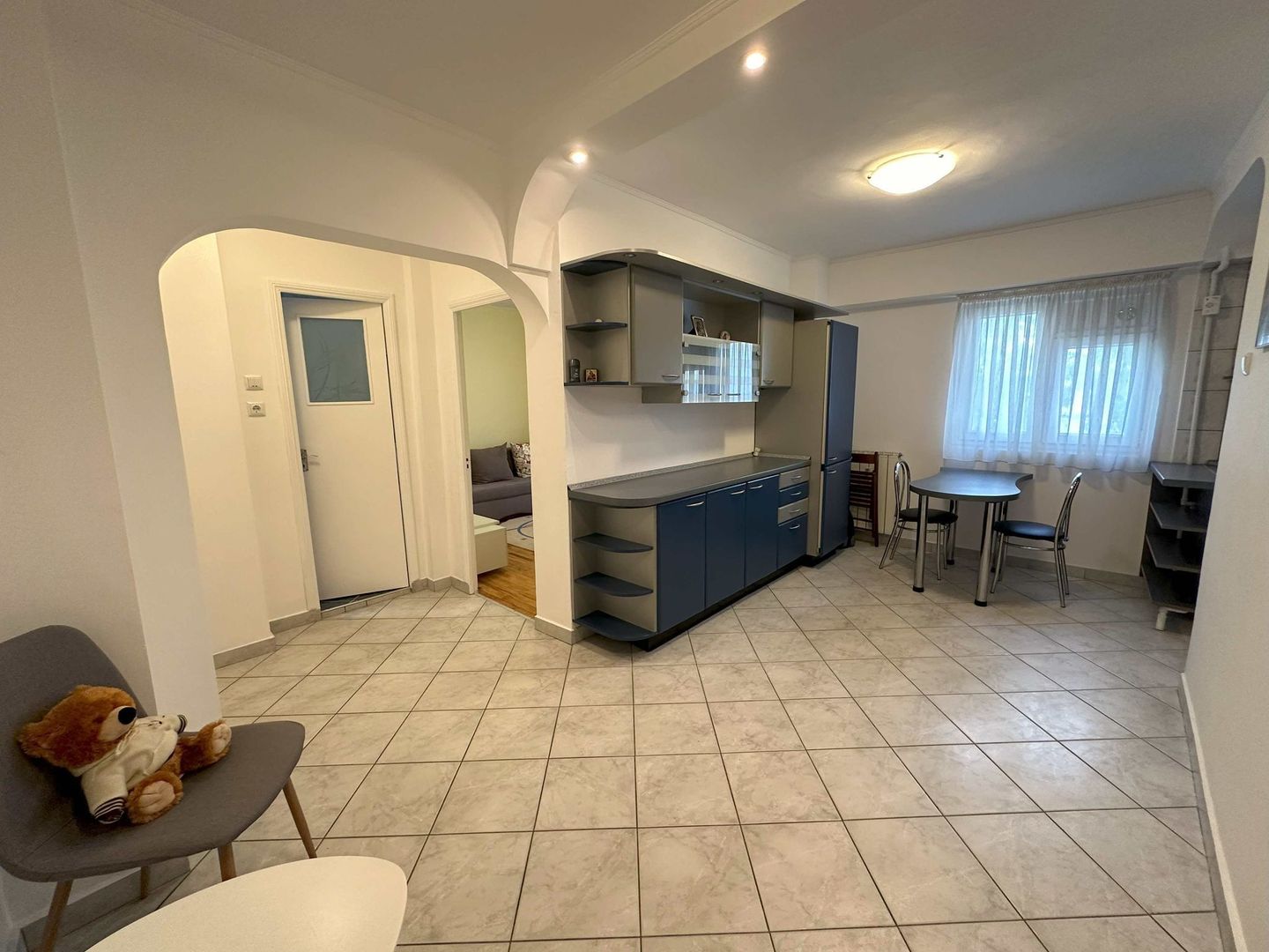Apartament spatios cu trei camere, Vatra Luminoasa - Poză 3