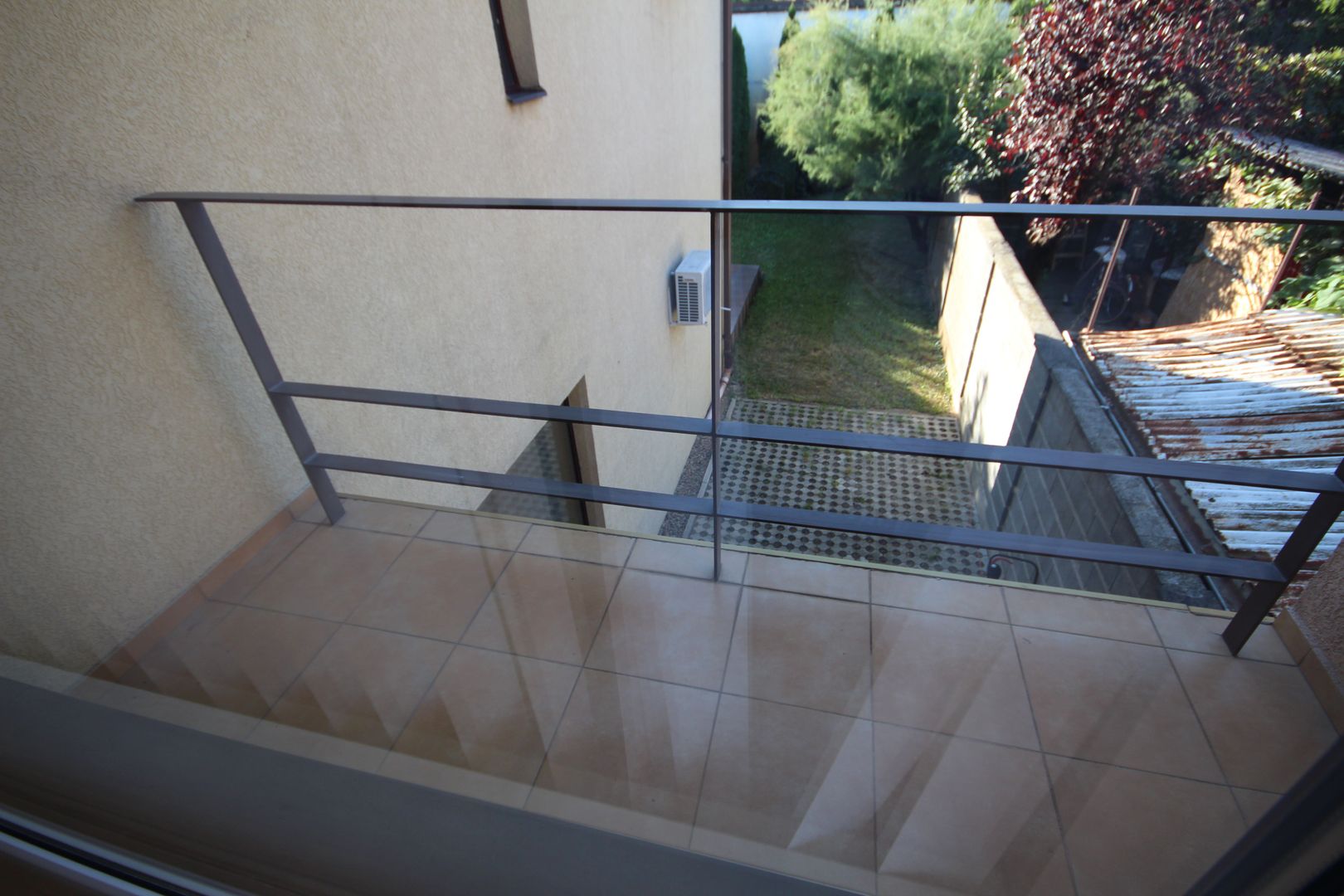 Vila spatioasa ideala pentru diferite activitati sau ptr.locuit -NEMOBILATA - Poză 15