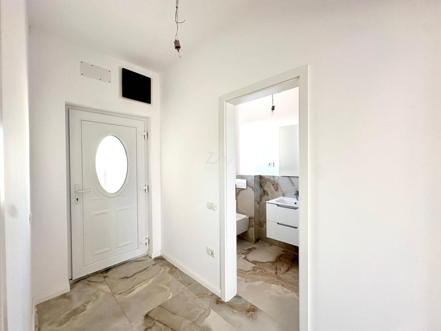 COMISION 0! Finalizat - toate utilitatile. 3 dormitoare. Drum pavat. - Poză 13