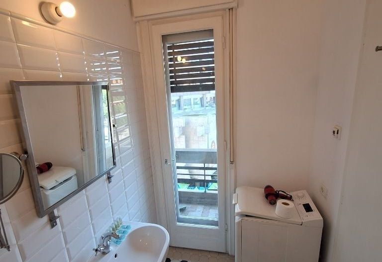 Persoana juridica inchiriaza garsoniera in zona centrala - Poză 5