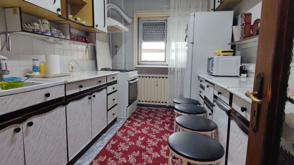 COMISION 0 | 4 camere Superb | Metrou Crangasi | Bloc 1986 - Poză 2