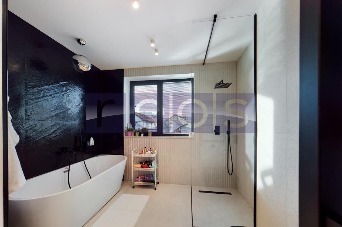 VANZARE CASA PIPERA | 8 DORMITOARE | 310 MP - Poză 14