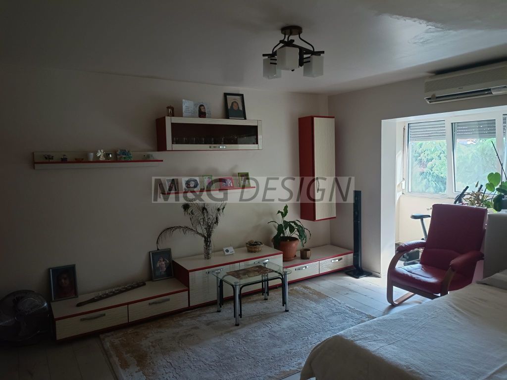 Apartament 3 camere decomandat cu centrala - Poză 2