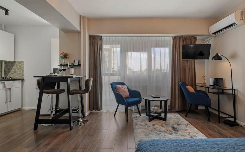 Garsonieră superbă, PiațaVictoriei, mobilat complet, certificat turistic - Poză 1