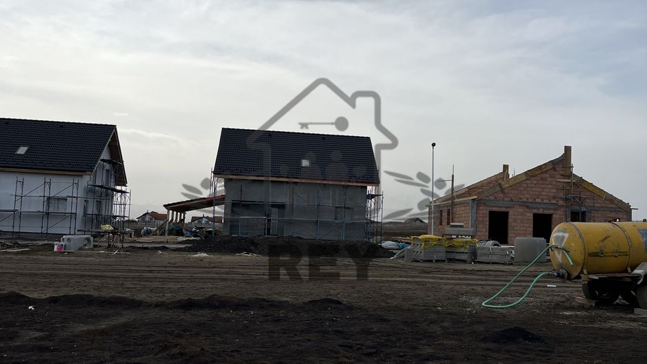 Teren cu PUZ, utilități și autorizație de construire/casă unifamilială - Poză 4