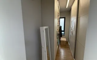 Duplex modern – arhitectură contemporană, spații luminoase - Poză 12