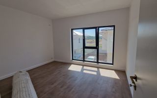 Casă single P+1+Pod în Otopeni - Poză 8