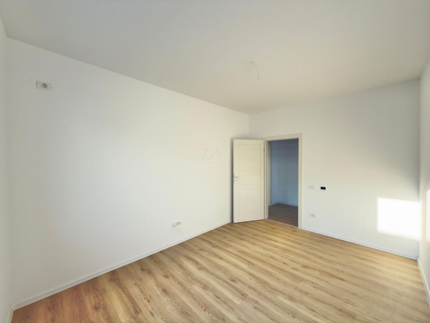 COMISION 0! Duplex finalizat - 5 camere, 3 bai. Panouri fotovoltaice. - Poză 10