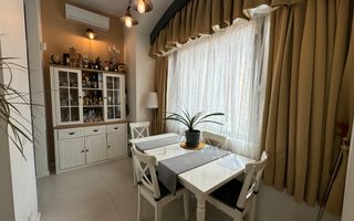 Casa pe aleea pietonala, vis-a-vis de Ceasul Electric - Poză 11