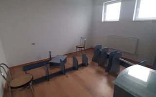 Hala 280 mp + apartament cu 4 camere la etaj /150 mp/ Zona Industriala - Poză 3