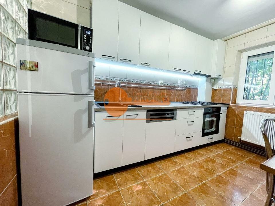 3 camere cu centrala la 800m de metrou Piata Victoriei - Poză 5