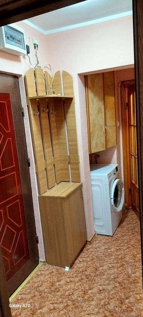 De inchiriat apartament 2 camere in micro 17, etaj 3, 350 euro - Poză 5