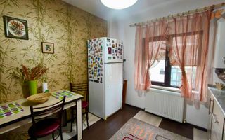 Apartament de inchiriat / 3 camere/ loc de parcare privat - Poză 4