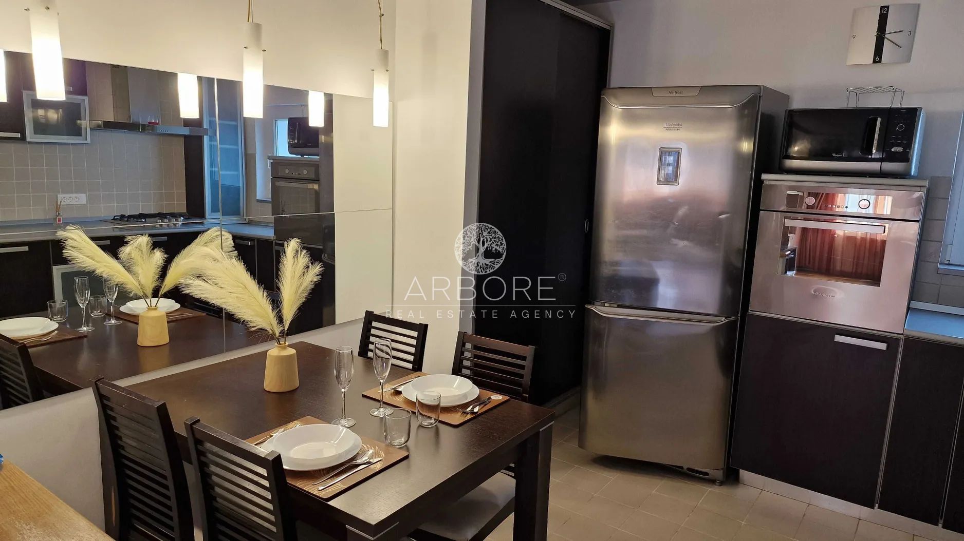 Apartament spațios cu 4 camere în zona Decebal - Poză 1