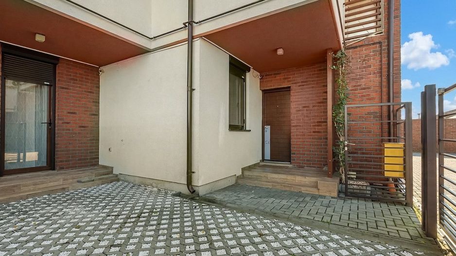 Casă ideală pentru familie–4 camere, curte amenajată, complex privat-securizat - Poză 3