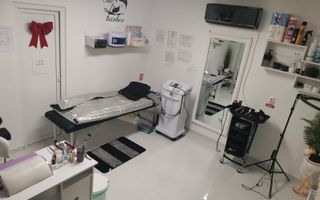 Apartament+spatiu comercial - Poză 1