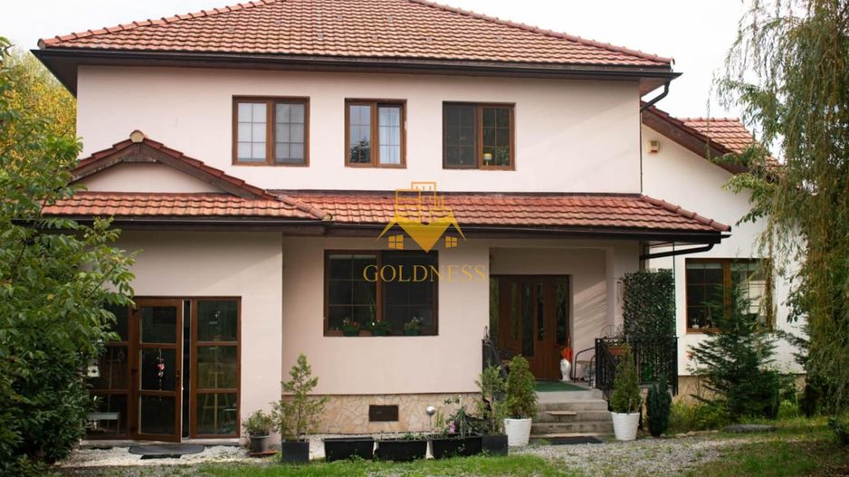 Casa cu teren 2000 m si front 35 ml in Buna Ziua, zona Grand Hotel It. - Poză 2